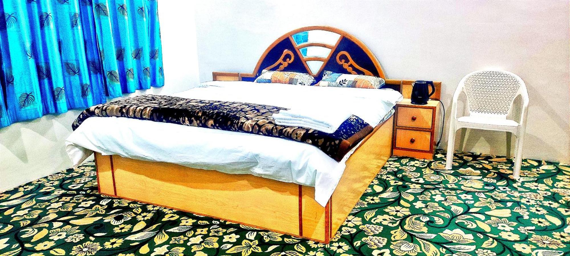 The Clover Inn Srīnagar Exterior foto