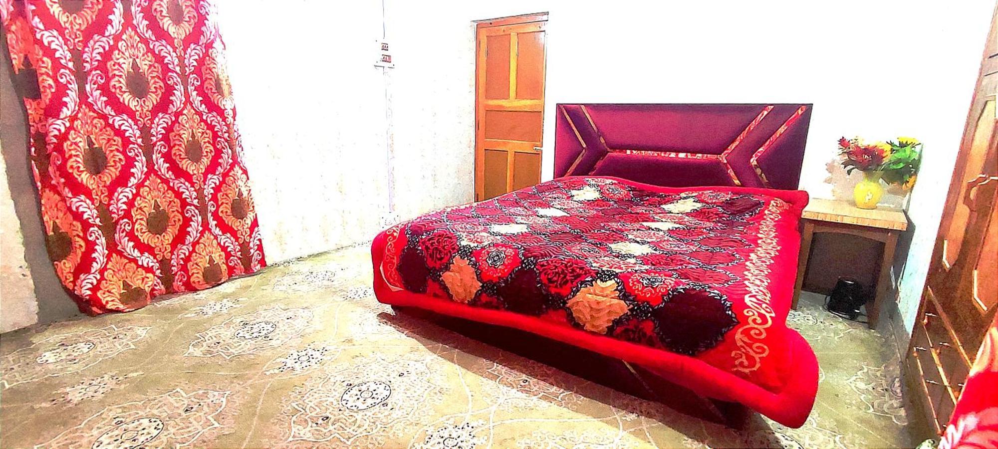 The Clover Inn Srīnagar Habitación foto